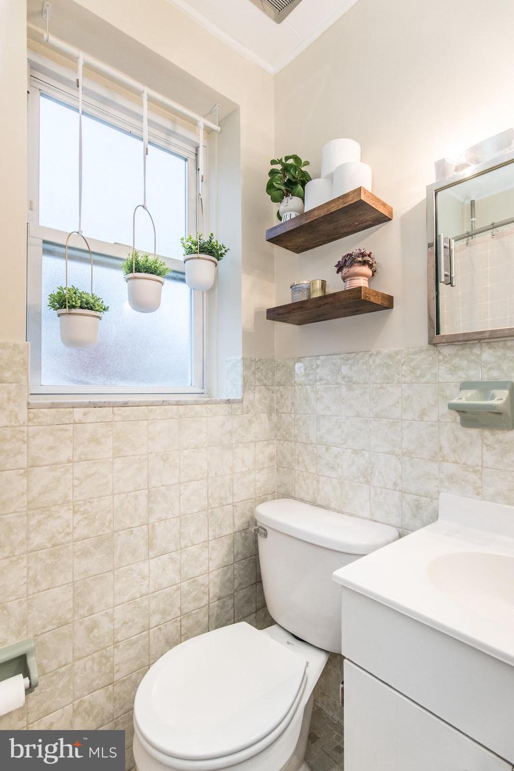 9221 Wesleyan Road Philadelphia, PA 19114 - Photo 37 of 72 1st Floor Full Bath