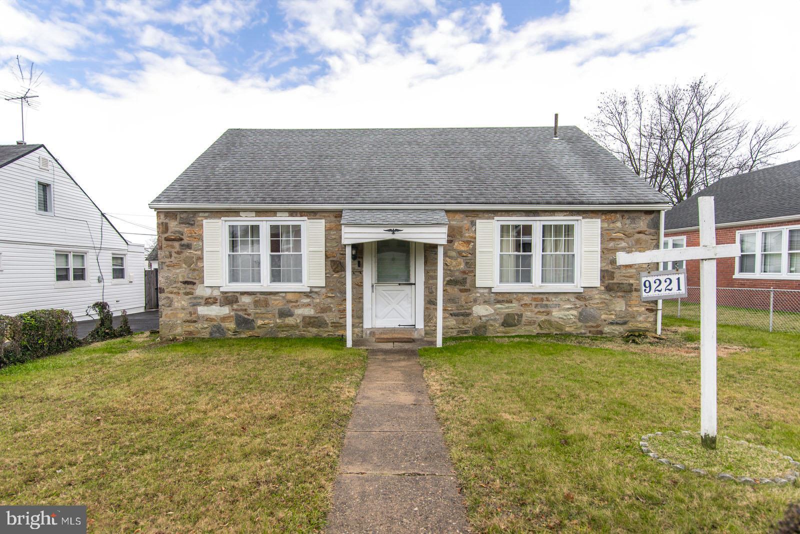 9221 Wesleyan Road Philadelphia, PA 19114 - Photo 4 of 72 Gallery Image 4
