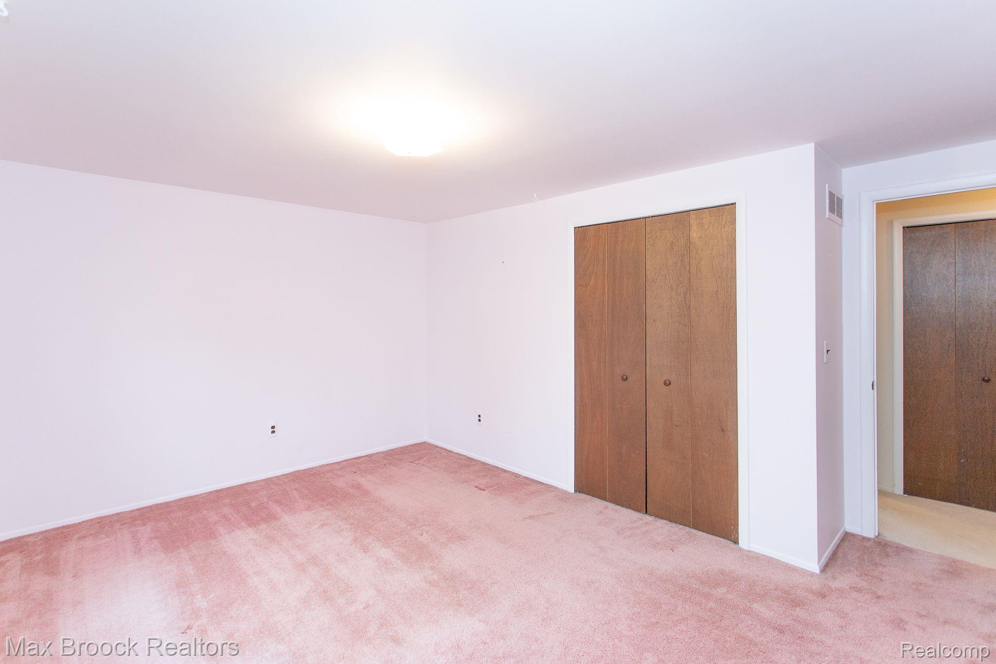 821 Hampton Circle Rochester, MI 48307 - Photo 45 of 60 Gallery Image 45