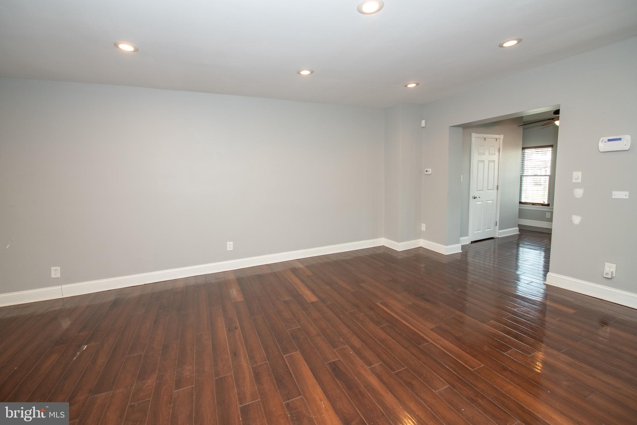 5624 Gainor Road Philadelphia, PA 19131 - Photo 5 of 28 Living Room