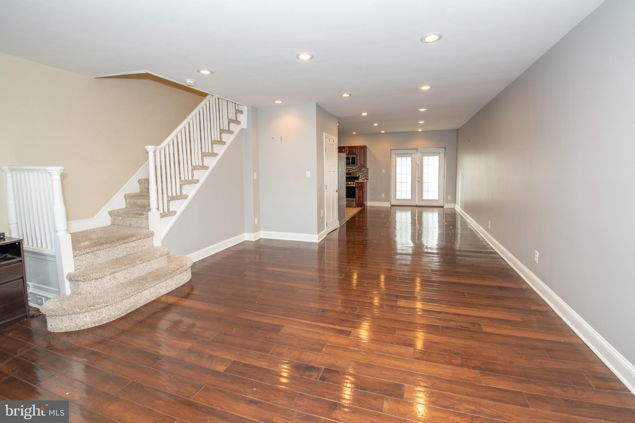 5624 Gainor Road Philadelphia, PA 19131 - Photo 7 of 28 Living Room/ Dining Room