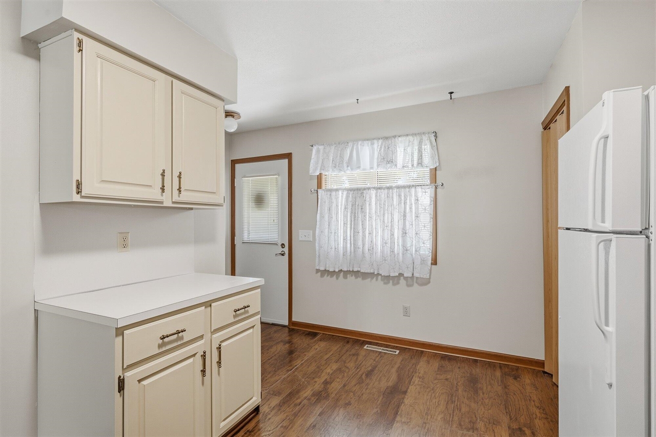 5128 Green Meadow Road Kalamazoo, MI 49009 - Photo 11 of 25