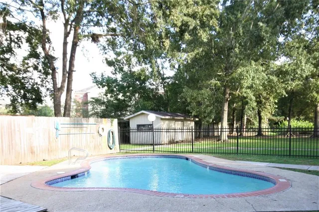 $1,350 | 717 Heavens Drive, Unit 4, Mandeville, LA 70471