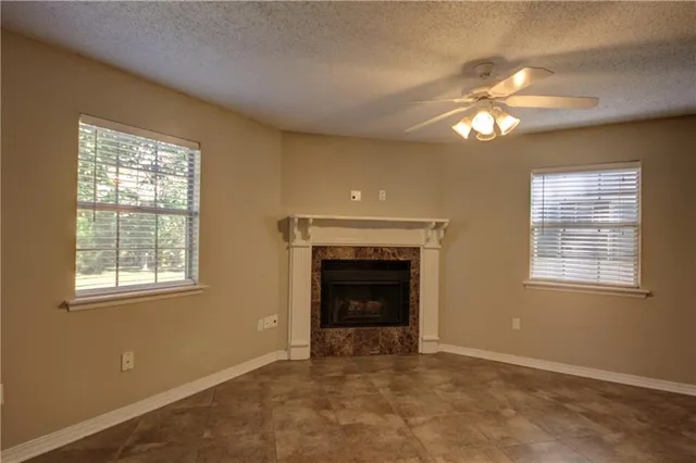 $1,350 | 717 Heavens Drive, Unit 4, Mandeville, LA 70471