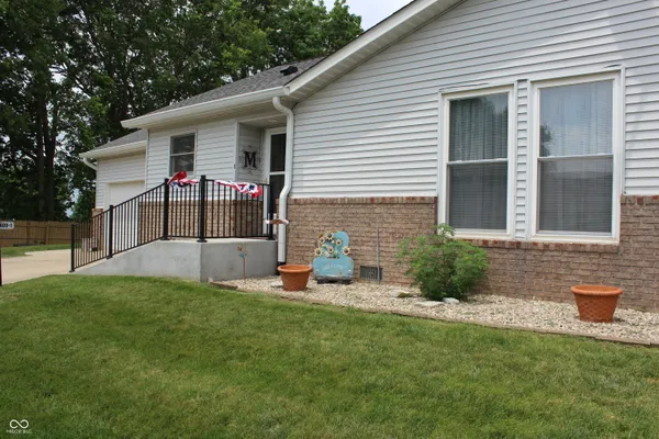 $243,300 | 400 Unit 1 Longcastle Drive, Greencastle, IN 46135