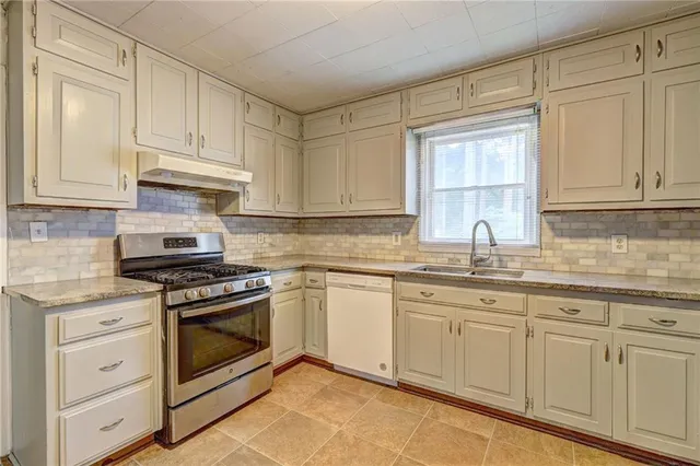 $1,800 | 3274 Harris Drive, College Park, GA 30337