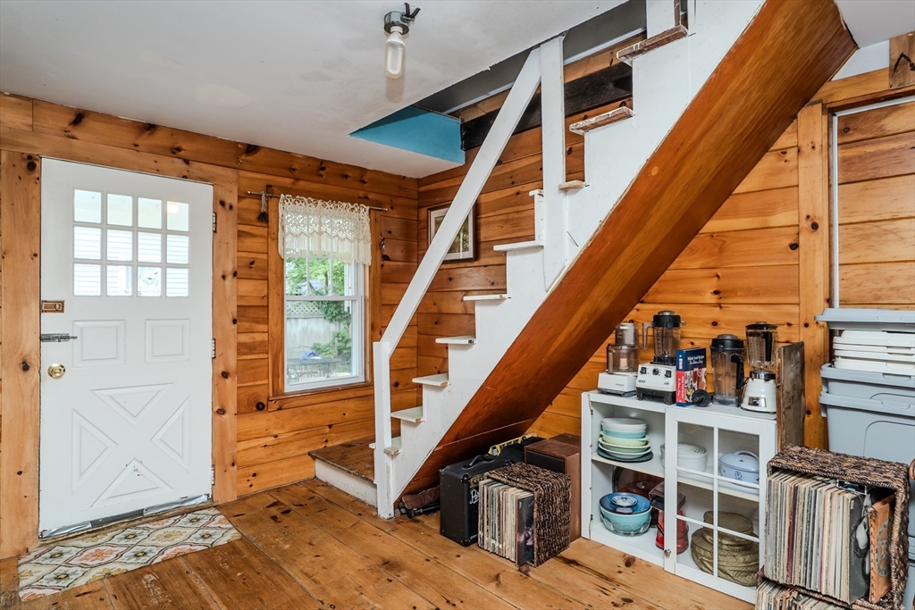 24 Union Street Montague, MA 01351 - Photo 17 of 38