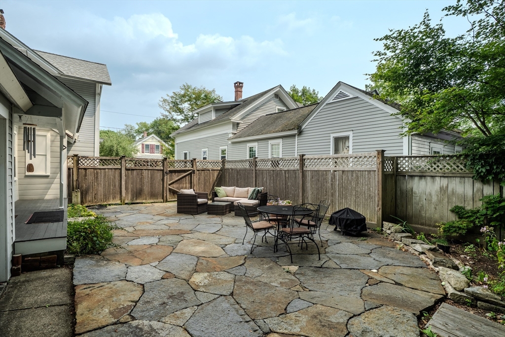 24 Union Street Montague, MA 01351 - Photo 33 of 38