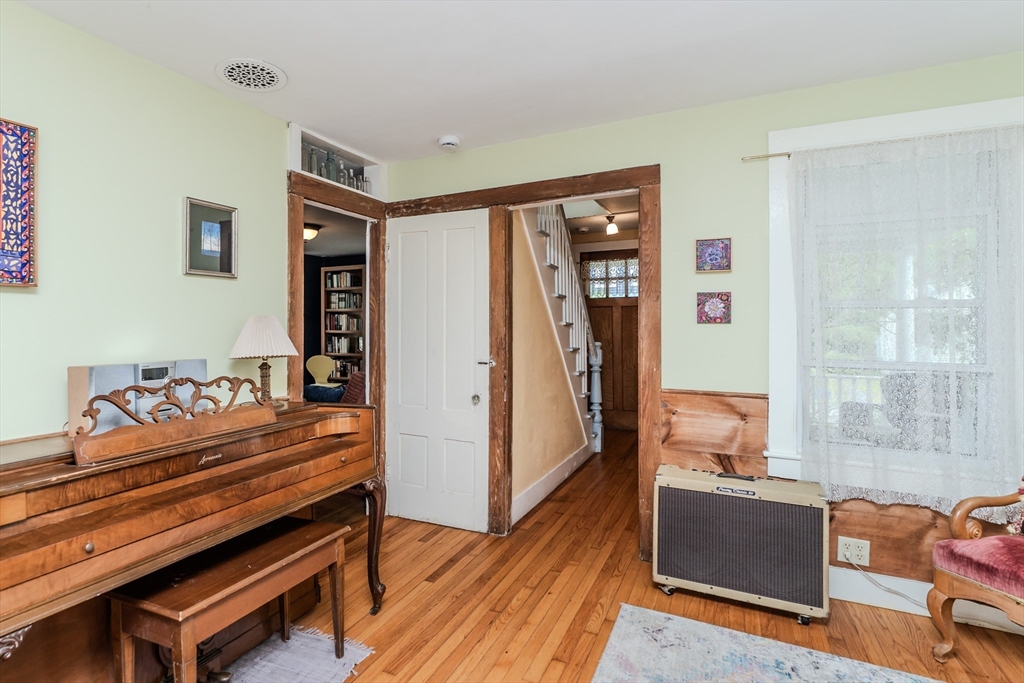 24 Union Street Montague, MA 01351 - Photo 8 of 38