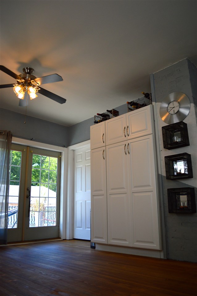 10 West Mill Road Evansville, IN 47710 - Photo 5 of 15 Gallery Image 5