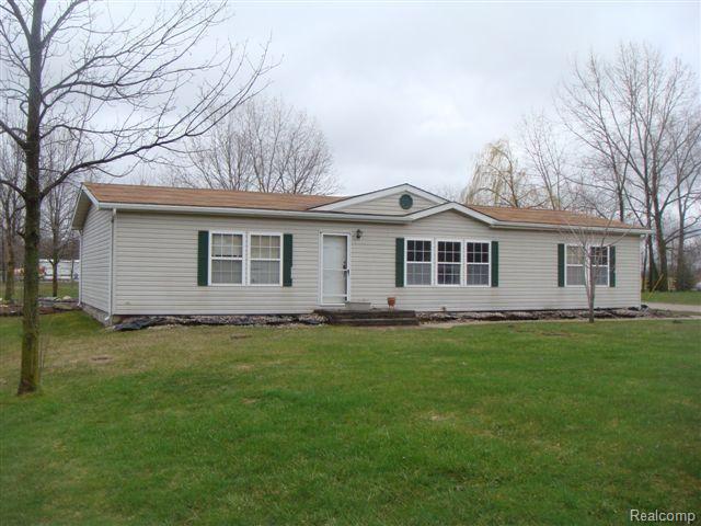 1320 Range Road Port Huron, MI 48060 - Photo 1 of 12 DSC08763 (Small)