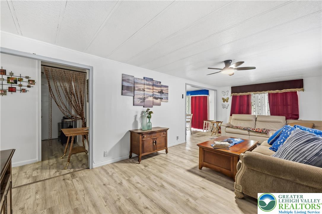 8743 Turkey Ridge Road Breinigsville, PA 18031 - Photo 4 of 24