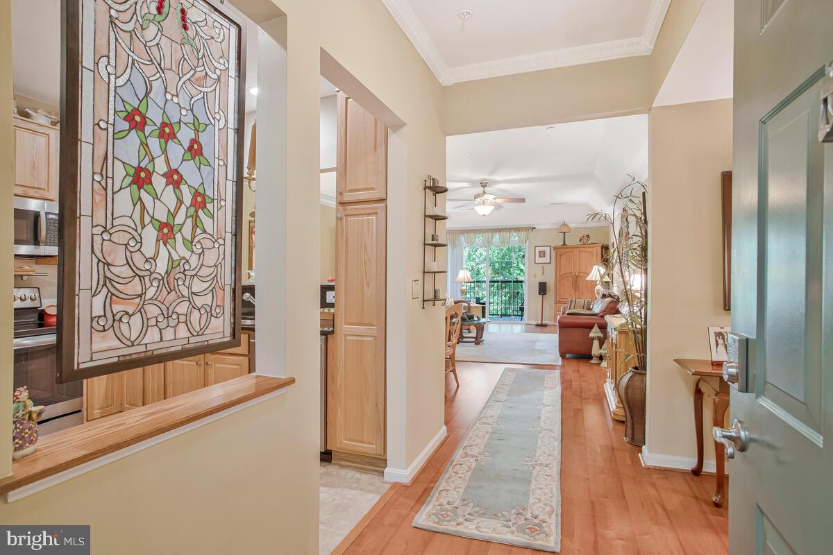 7315 Maplecrest Road, Unit 405 Elkridge, MD 21075 - Photo 2 of 76 Foyer