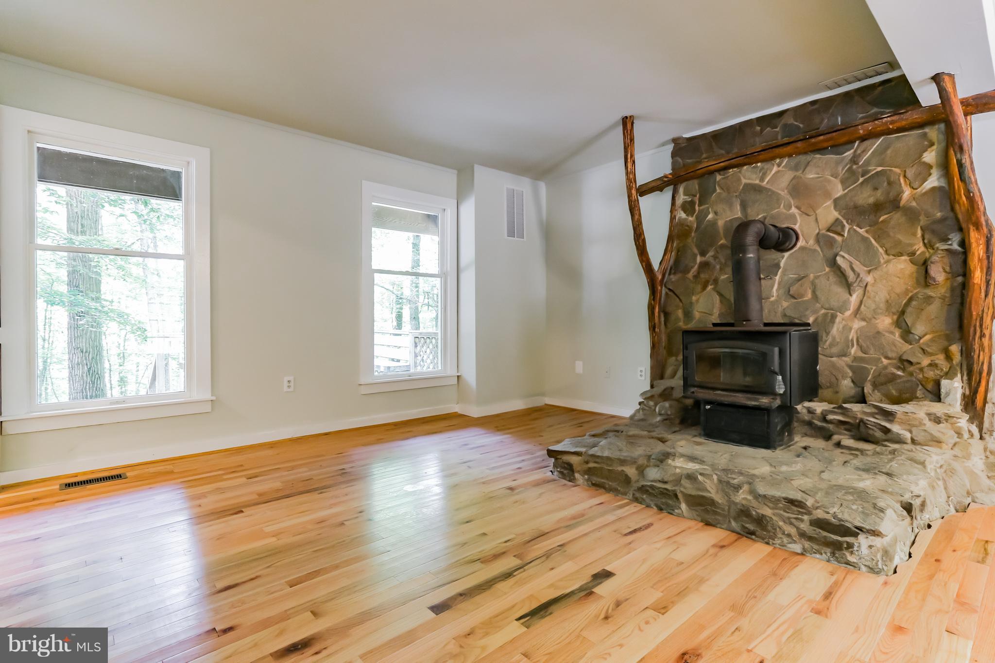 5827 Moser Road Boonsboro, MD 21713 - Photo 10 of 30 Family Room