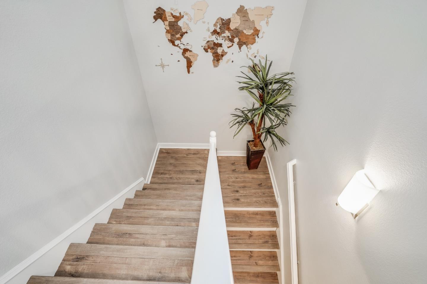 6132 Old Quarry Loop Oakland, CA 94605 - Photo 21 of 38 a view of entryway