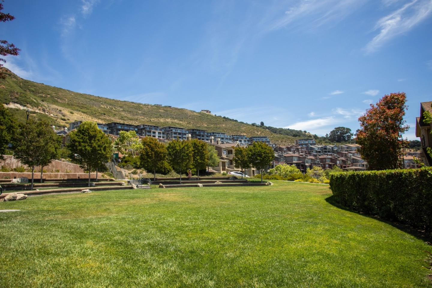 6132 Old Quarry Loop Oakland, CA 94605 - Photo 31 of 38 a view of a town with mountains in the background