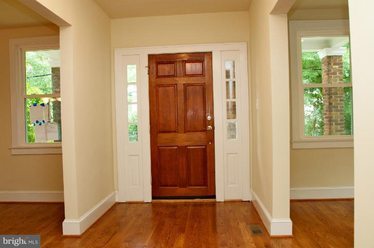 4218 Reno Road Northwest Washington, DC 20008 - Photo 23 of 30 Interior (General)