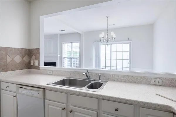 $2,050 | 278 Regent Square, Woodstock, GA 30188