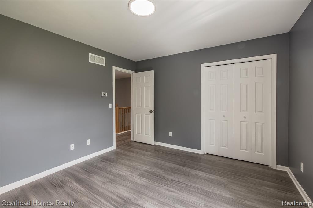 8088 Denton Hill Road Fenton, MI 48430 - Photo 19 of 56