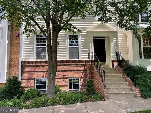 $2,750 | 1510 Northern Neck Drive, Unit 201, Vienna, VA 22182