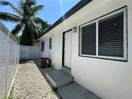 $2,095 | 1737 Liberty Street, Unit 10, Hollywood, FL 33020