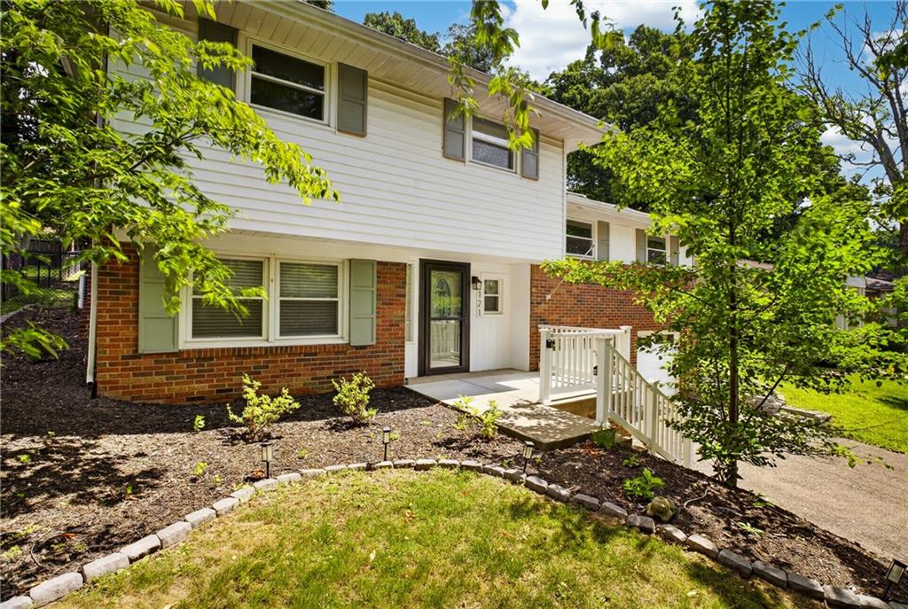 121 South Jamestown Road Coraopolis, PA 15108 - Photo 1 of 25
