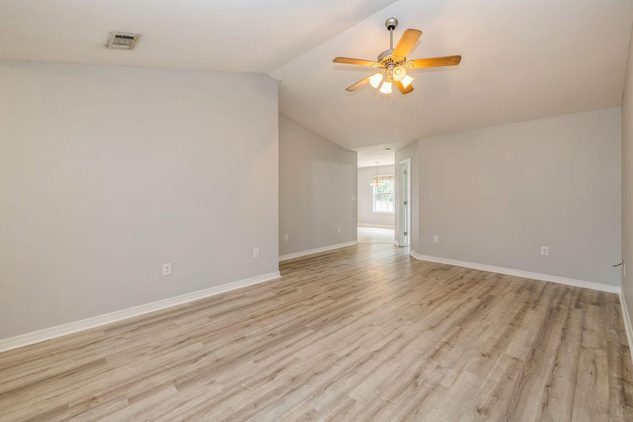 3149 Forrest Avenue Crestview, FL 32539 - Photo 13 of 35 13_3149ForrestAve_2024_HiRes