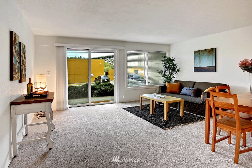 949 North 35th Street, Unit 101 Seattle, WA 98103 - Photo 2 of 8 Gallery Image 2