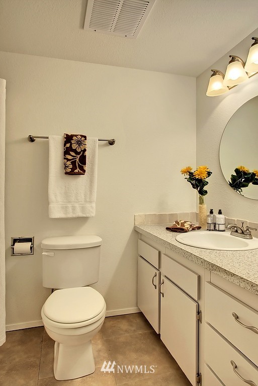 949 North 35th Street, Unit 101 Seattle, WA 98103 - Photo 6 of 8 Gallery Image 6