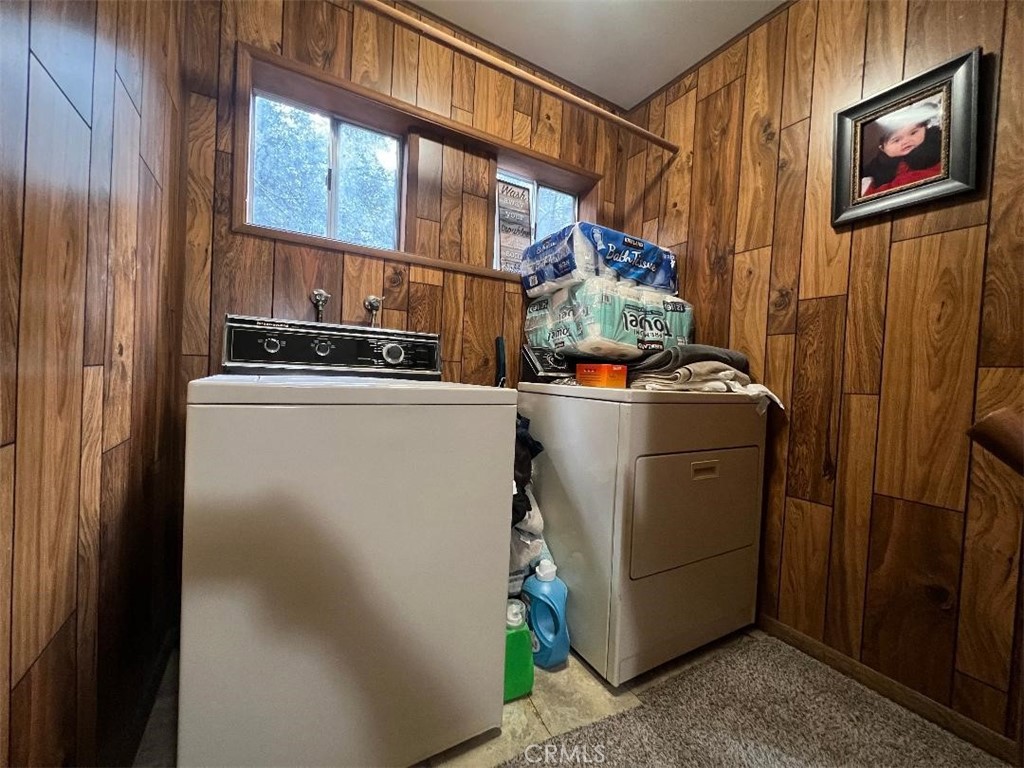 1198 Arbula Drive Crestline, CA 92325 - Photo 25 of 27 a utility room with dryer and washer
