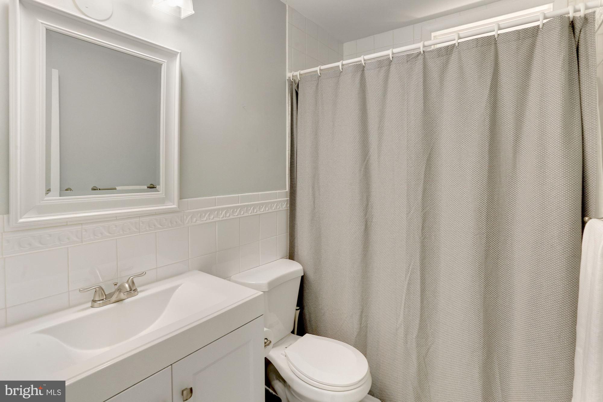 5619 Heming Avenue Springfield, VA 22151 - Photo 22 of 42 Upper Hall Bath