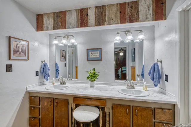 $282,500 | 101 South Bluebonnet Drive, Uvalde, TX 78801