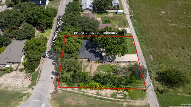 $282,500 | 101 South Bluebonnet Drive, Uvalde, TX 78801