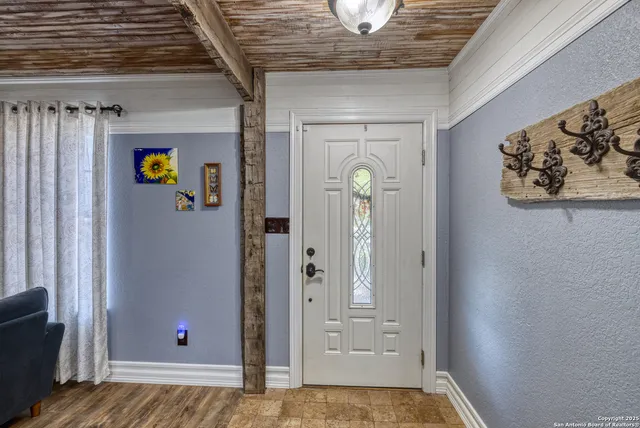 $282,500 | 101 South Bluebonnet Drive, Uvalde, TX 78801