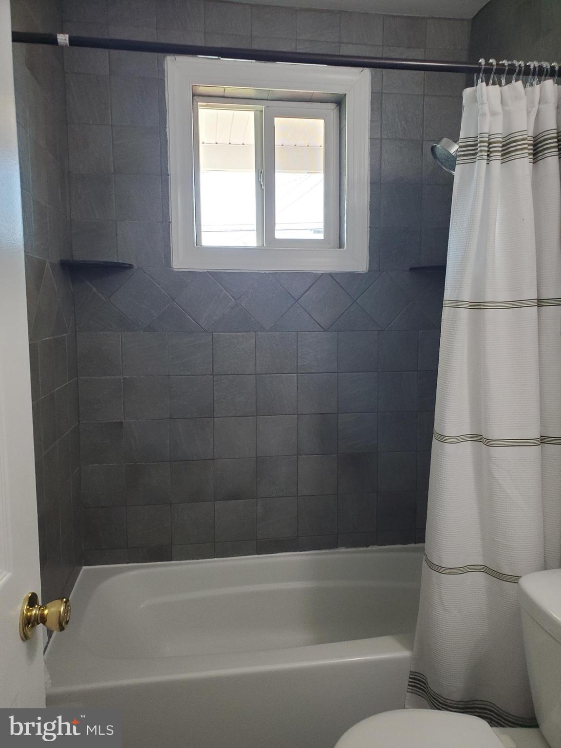 64 Riverside Road Essex, MD 21221 - Photo 21 of 30 Full Bath