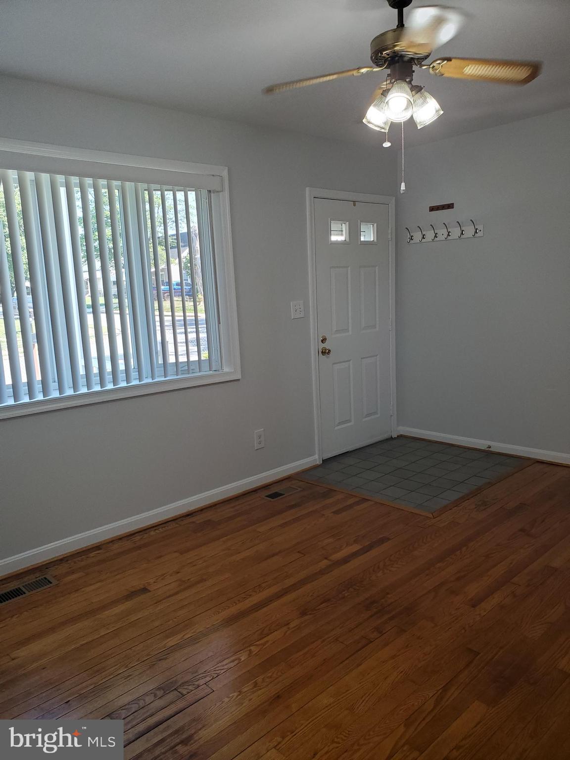 64 Riverside Road Essex, MD 21221 - Photo 10 of 30 Living Room with Bow window