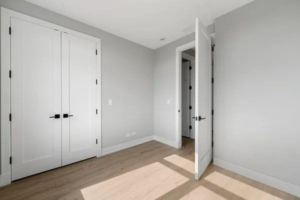 $3,000 | 2351 West Flournoy Street, Unit 302, Chicago, IL 60612