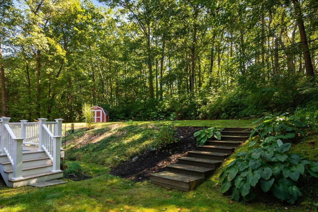 60 Allen Road Sturbridge, MA 01566 - Photo 5 of 34