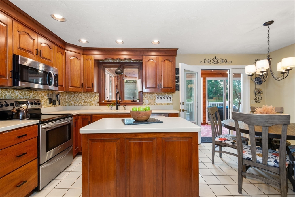 60 Allen Road Sturbridge, MA 01566 - Photo 10 of 34