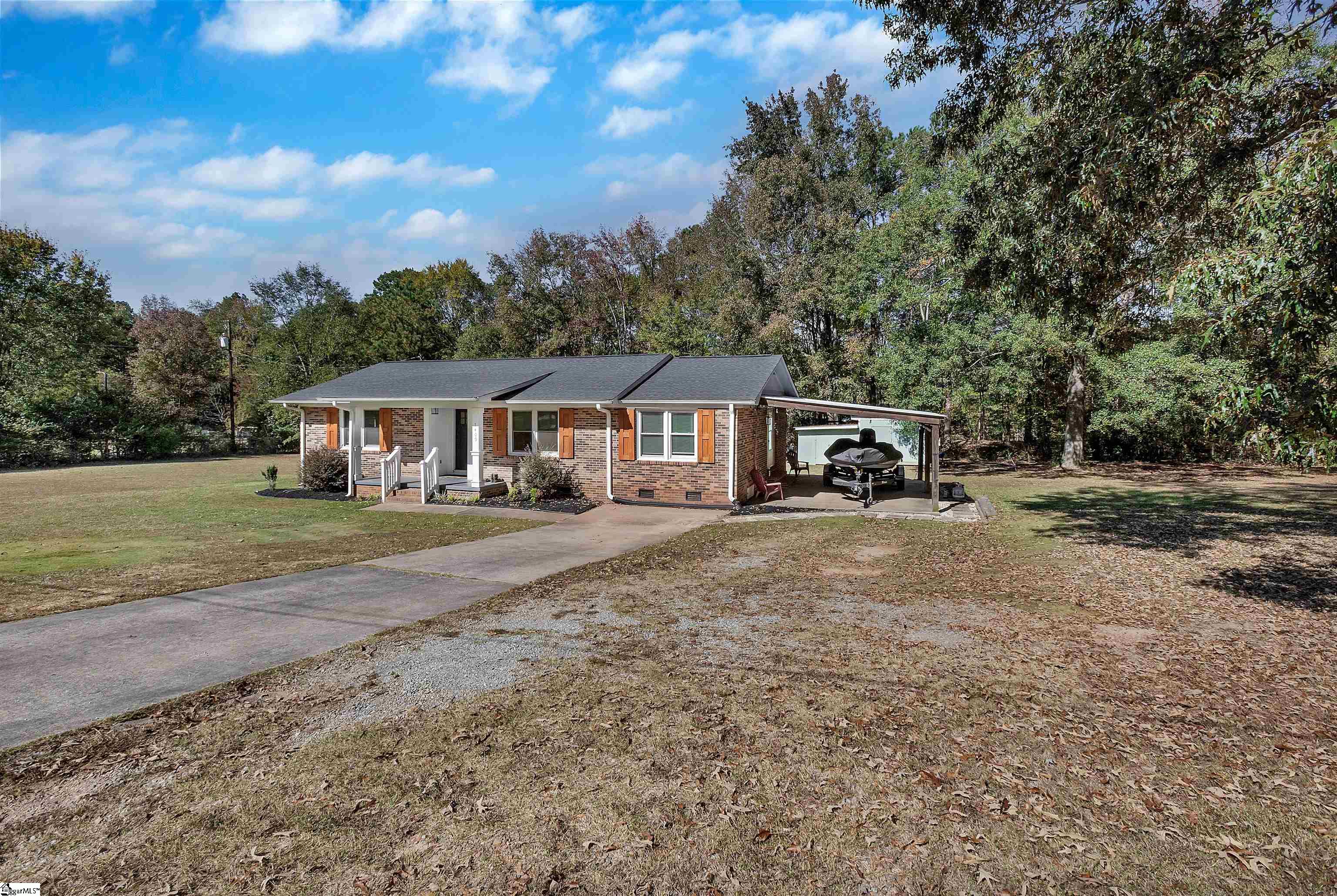 1409 Whiten Road Belton, SC 29627 - Photo 3 of 32