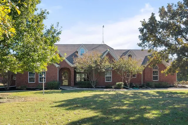 $625,000 | 2420 Branch Creek Road, Venus, TX 76084