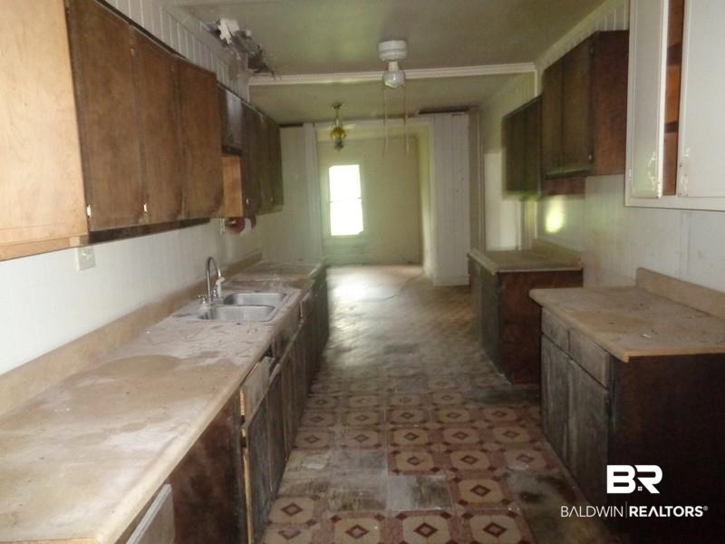 102 Hart Street Brewton, AL 36426 - Photo 17 of 19 Kitchen
