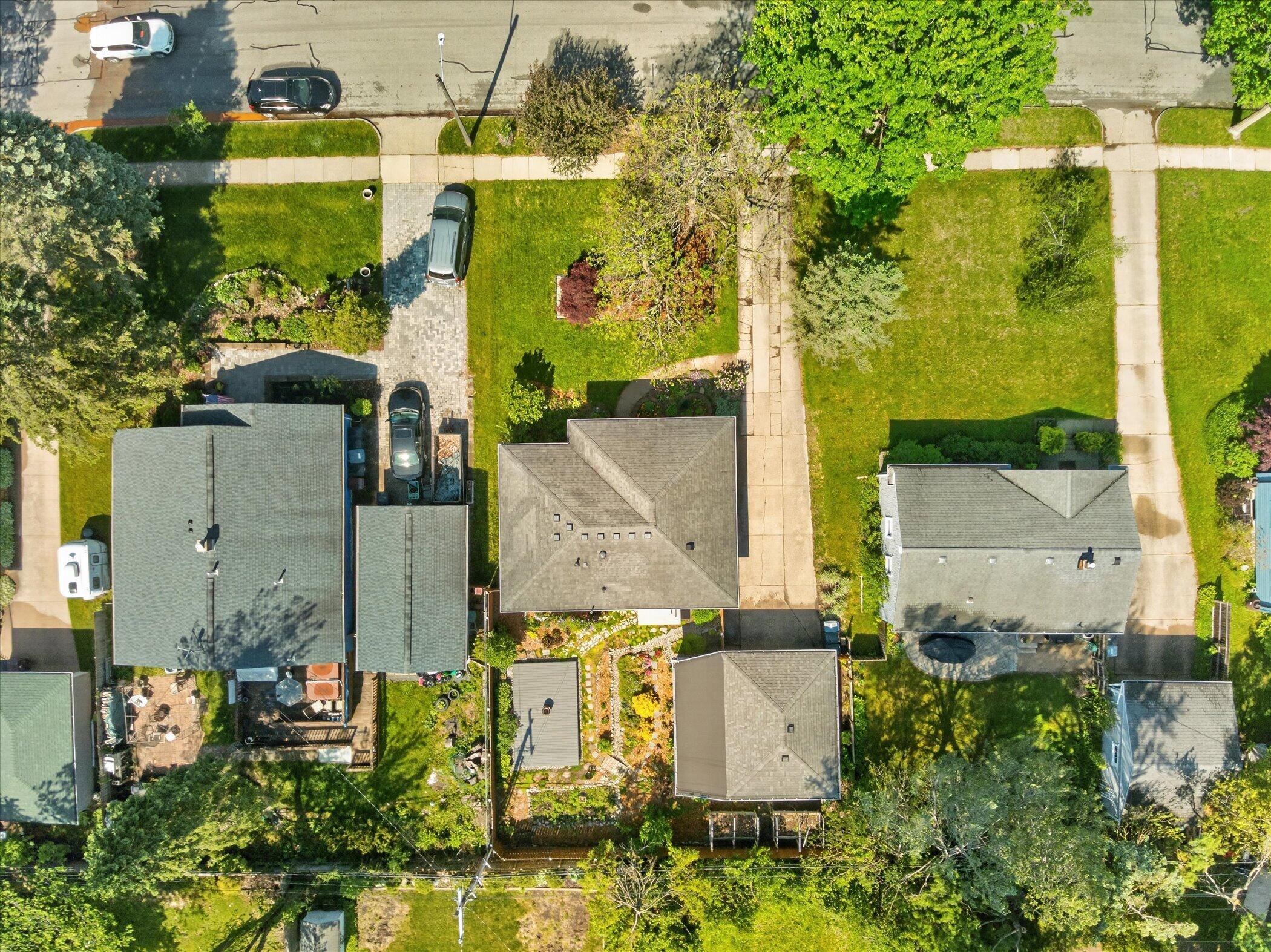 900 Pomona Road Ann Arbor, MI 48103 - Photo 51 of 60 51-900-Pomona-Rd-WindowStill