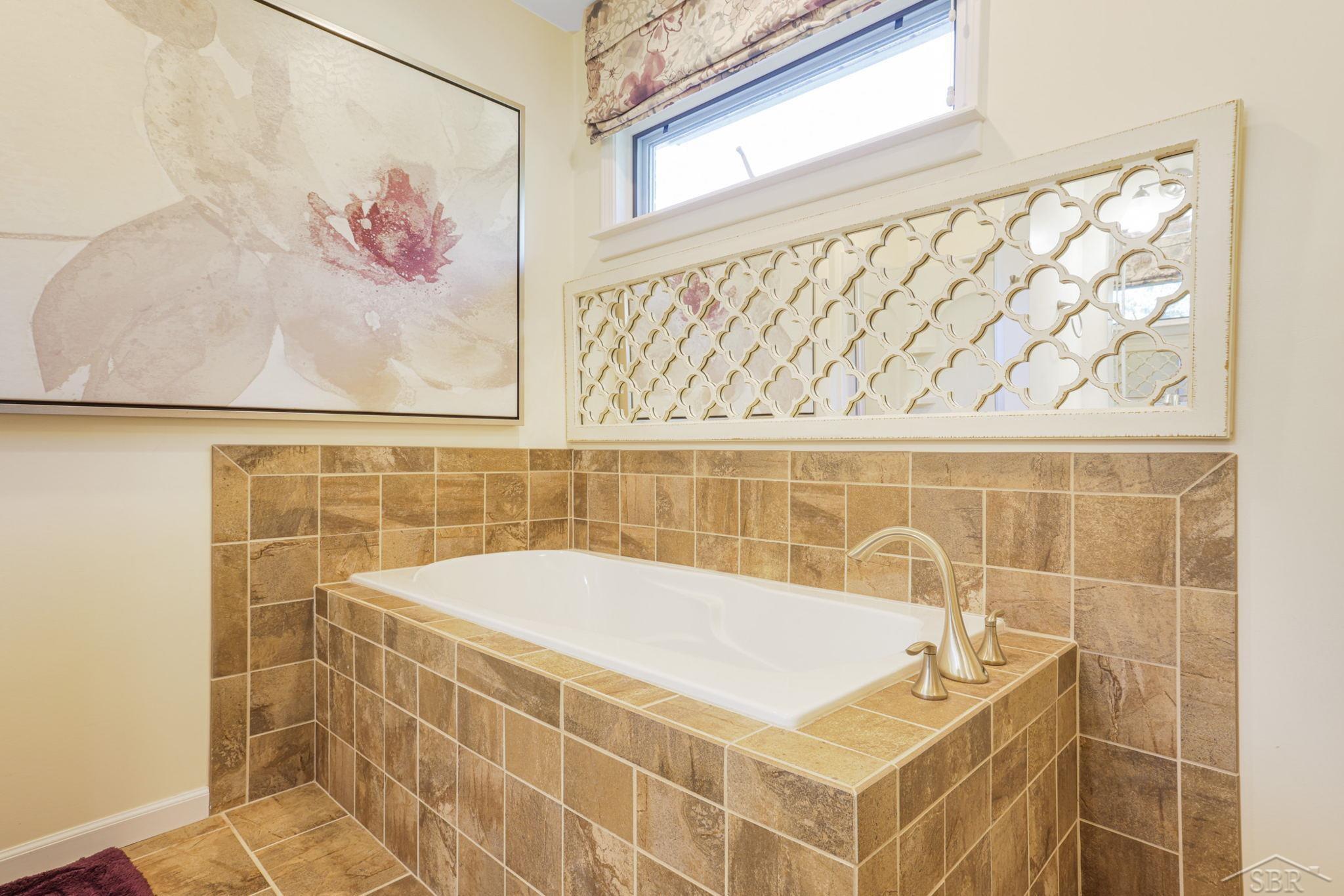 4087 Autumn Ridge Saginaw, MI 48603 - Photo 28 of 66 50087237-27.JPG