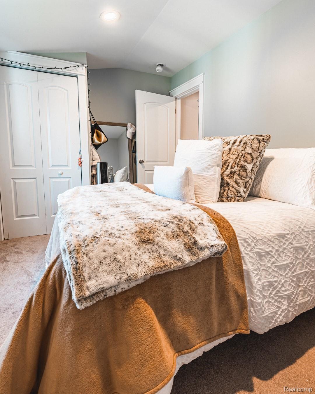 2656 Wakefield Road Berkley, MI 48072 - Photo 20 of 38 2656 Wakefield 4x5-2.jpg