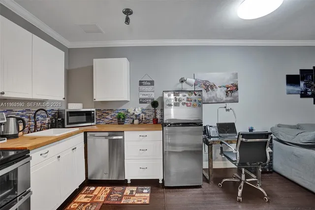 $4,499 | 2101 North 52nd Avenue, Unit 2101, Hollywood, FL 33021