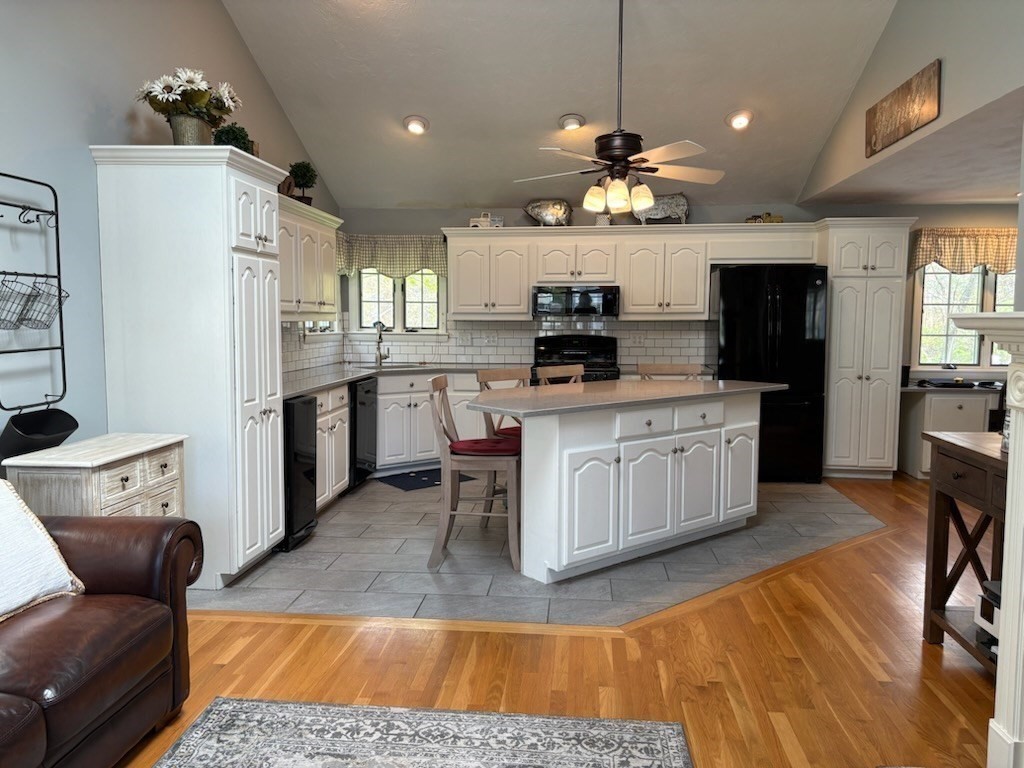 31 Columbus Road Woburn, MA 01801 - Photo 13 of 29