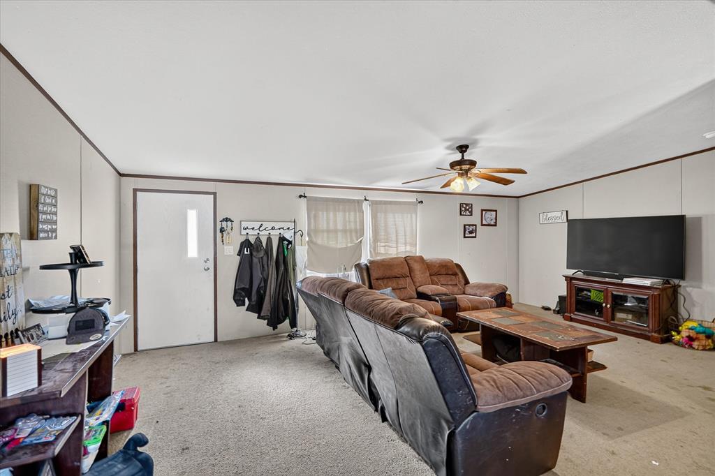 9313 Robin Road Hawk Cove, TX 75474 - Photo 4 of 37 Gallery Image 4