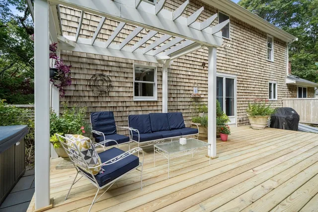 $750,000 | 5 Cardinal Road, Sandwich, MA 02563