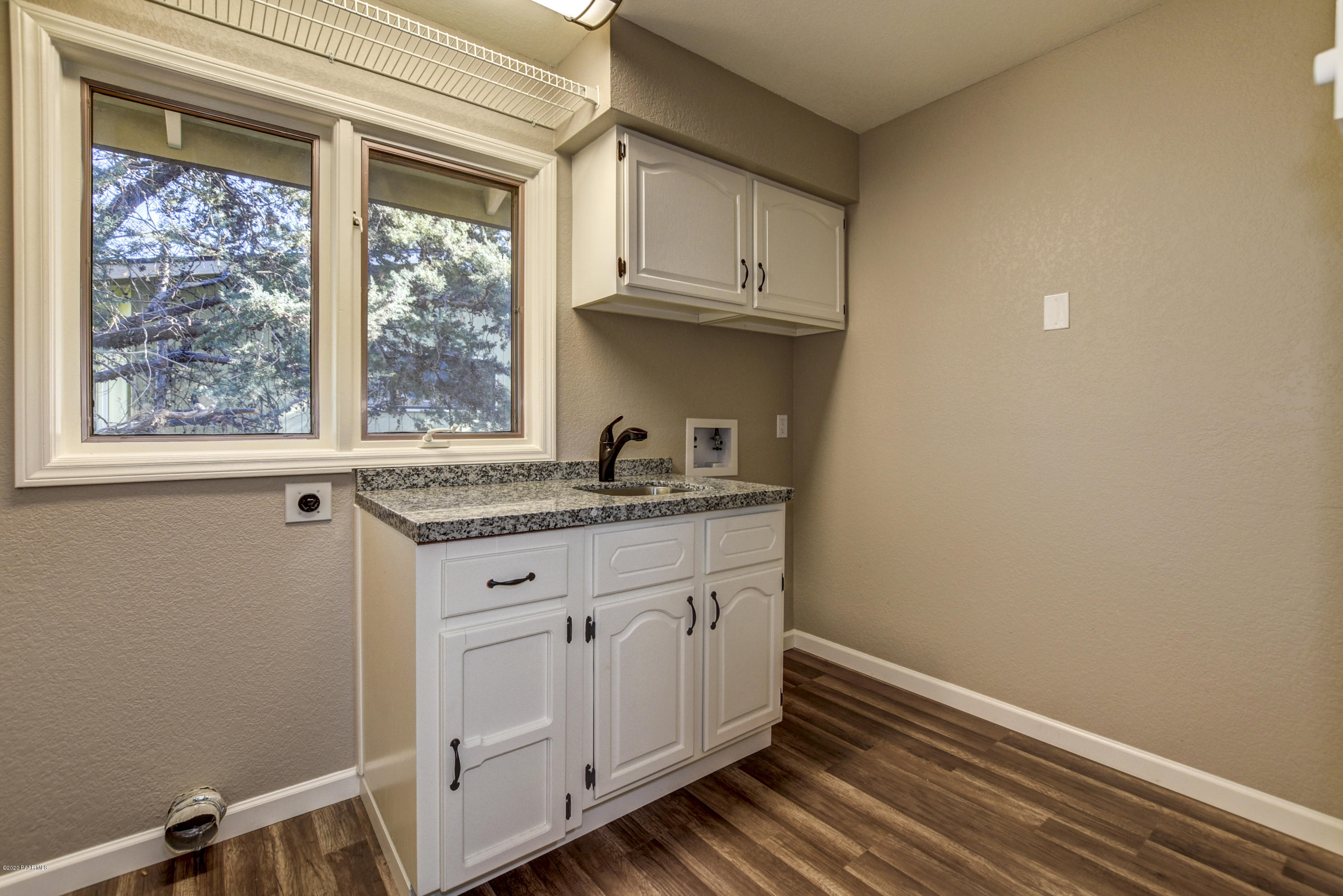 1190 Deerfield Road, Unit 2 Prescott, AZ 86303 - Photo 14 of 47 Laundry Room
